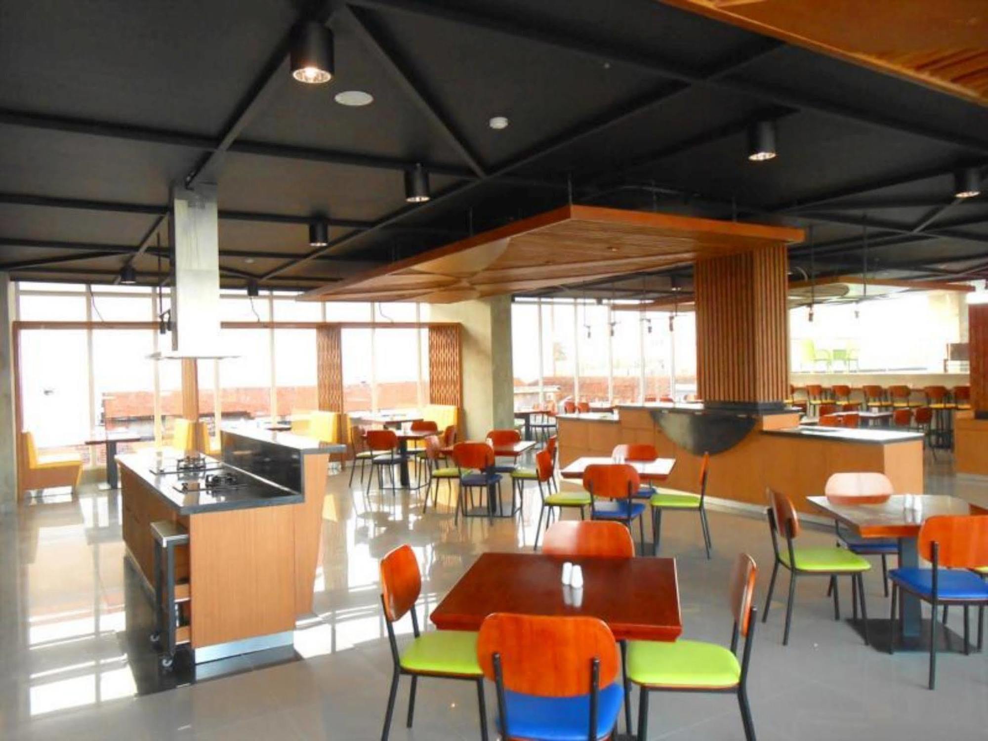 Primebiz Tegal Hotell Exteriör bild