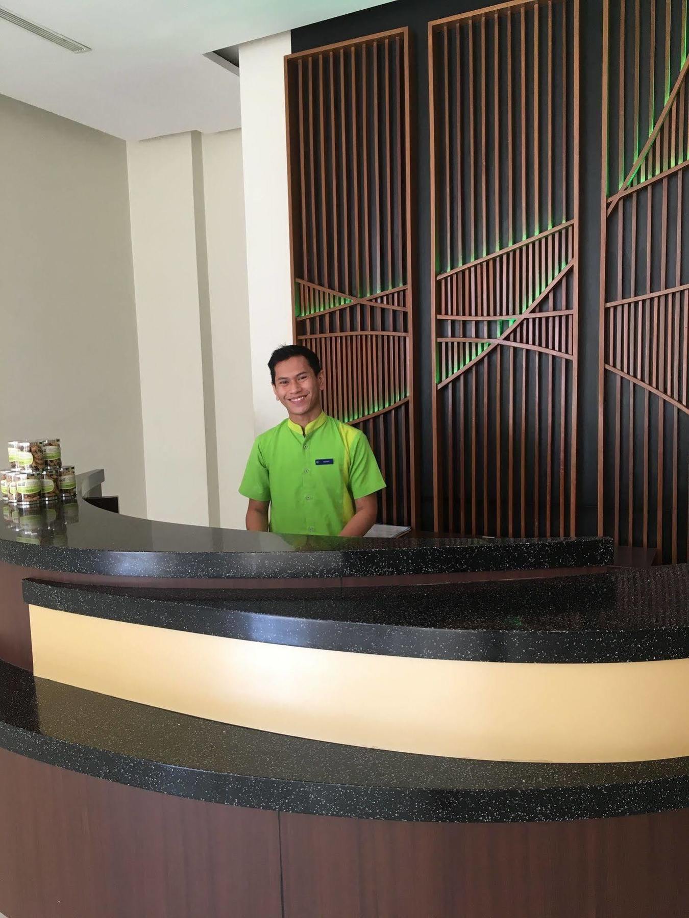 Primebiz Tegal Hotell Exteriör bild